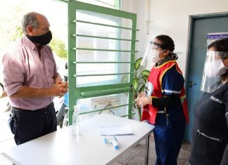 Lanari supervisó el funcionamiento de las salas municipales