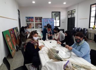 Dieron inicio los talleres de artesanos del Iberá