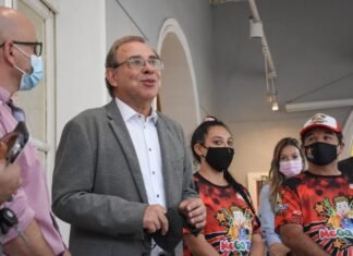 Tassano y comparseros entregaron donaciones para localidades afectadas por los incendios