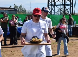 La segunda edición del Concurso de Pollo al Disco consagró al equipo “Los Vikingos”